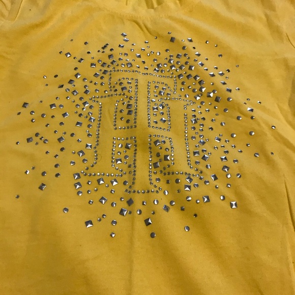 NWOT Tommy Hilfiger Cotton Tee - Picture 2 of 3